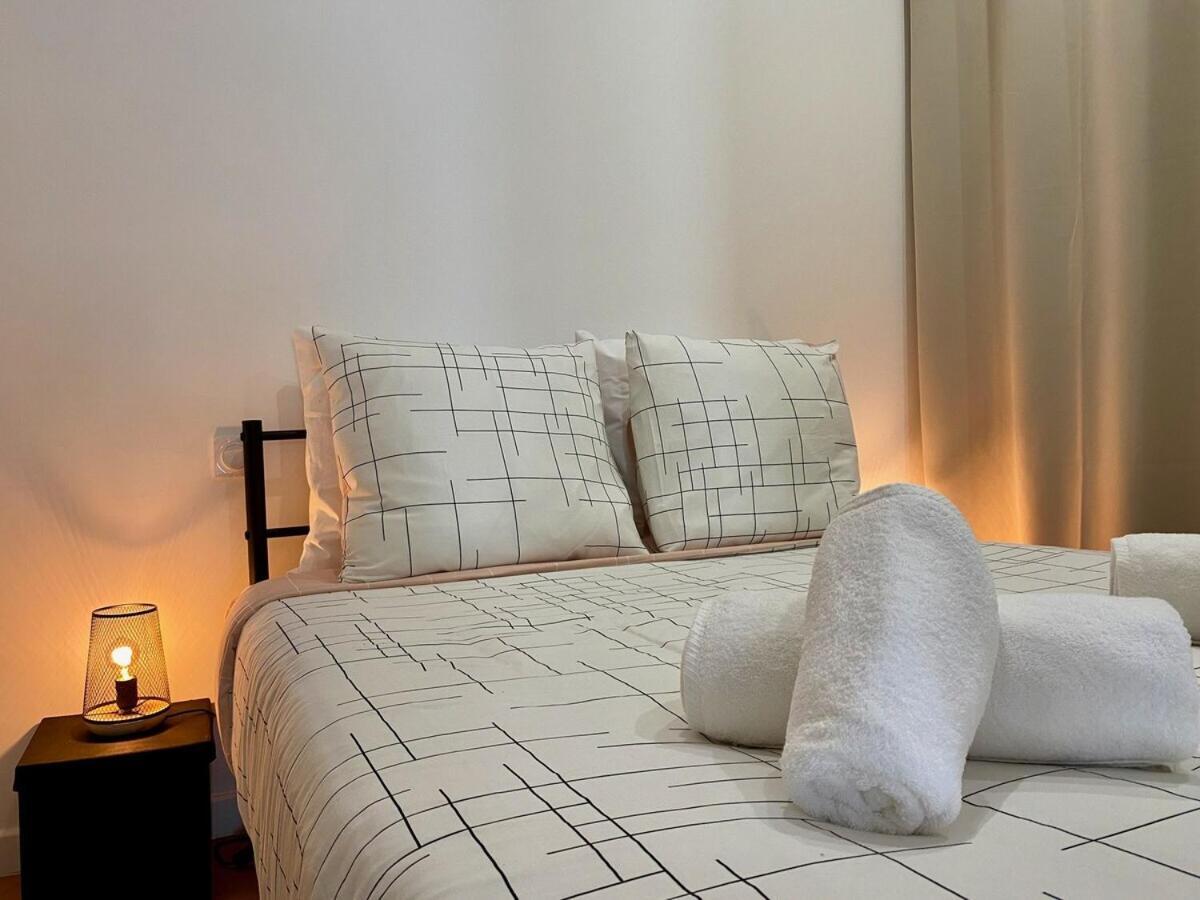 Les Logis D'Esmeralda-Des Appartements Au Charme Intemporel Romorantin-Lanthenay Bagian luar foto