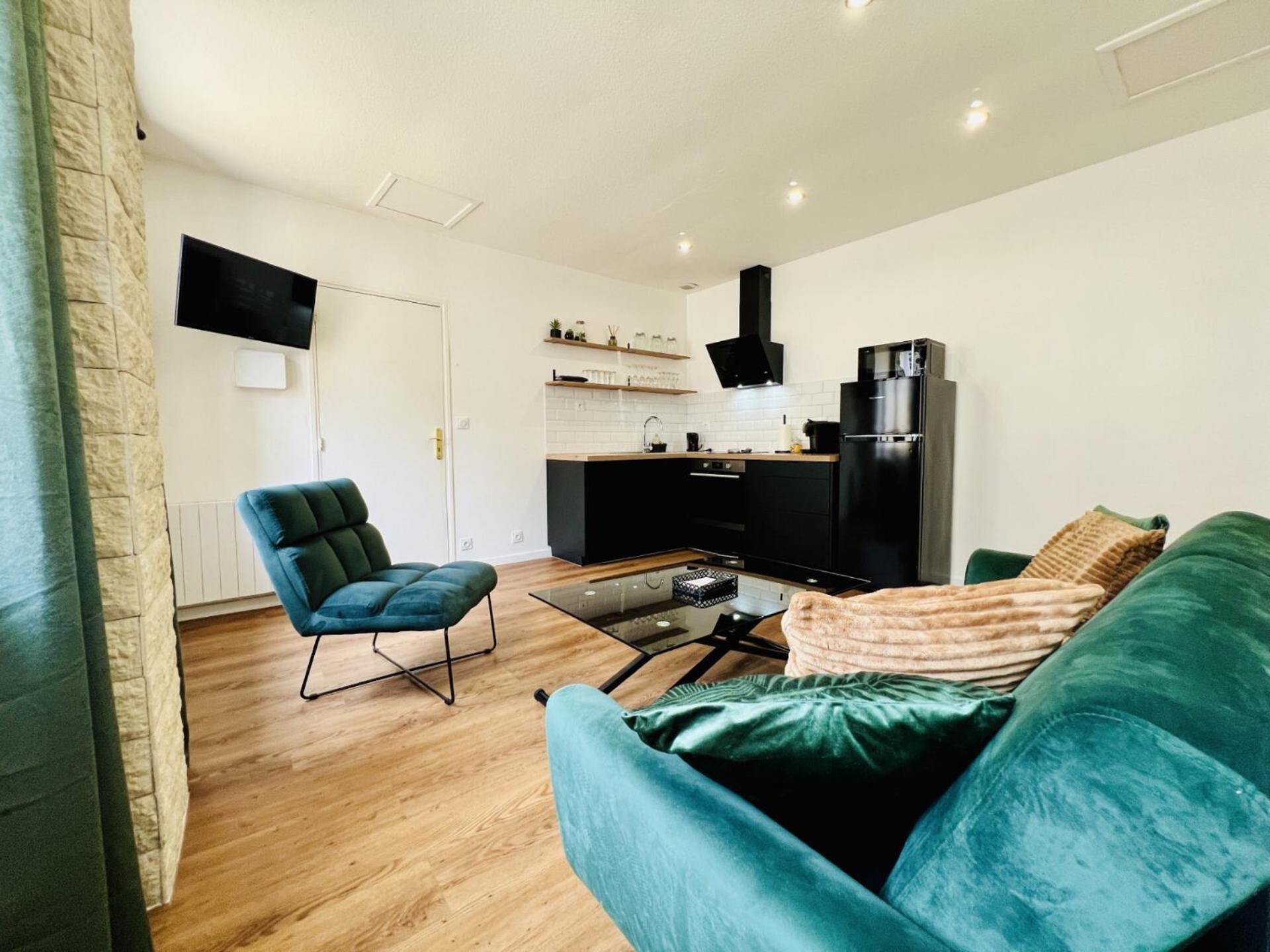 Les Logis D'Esmeralda-Des Appartements Au Charme Intemporel Romorantin-Lanthenay Bagian luar foto
