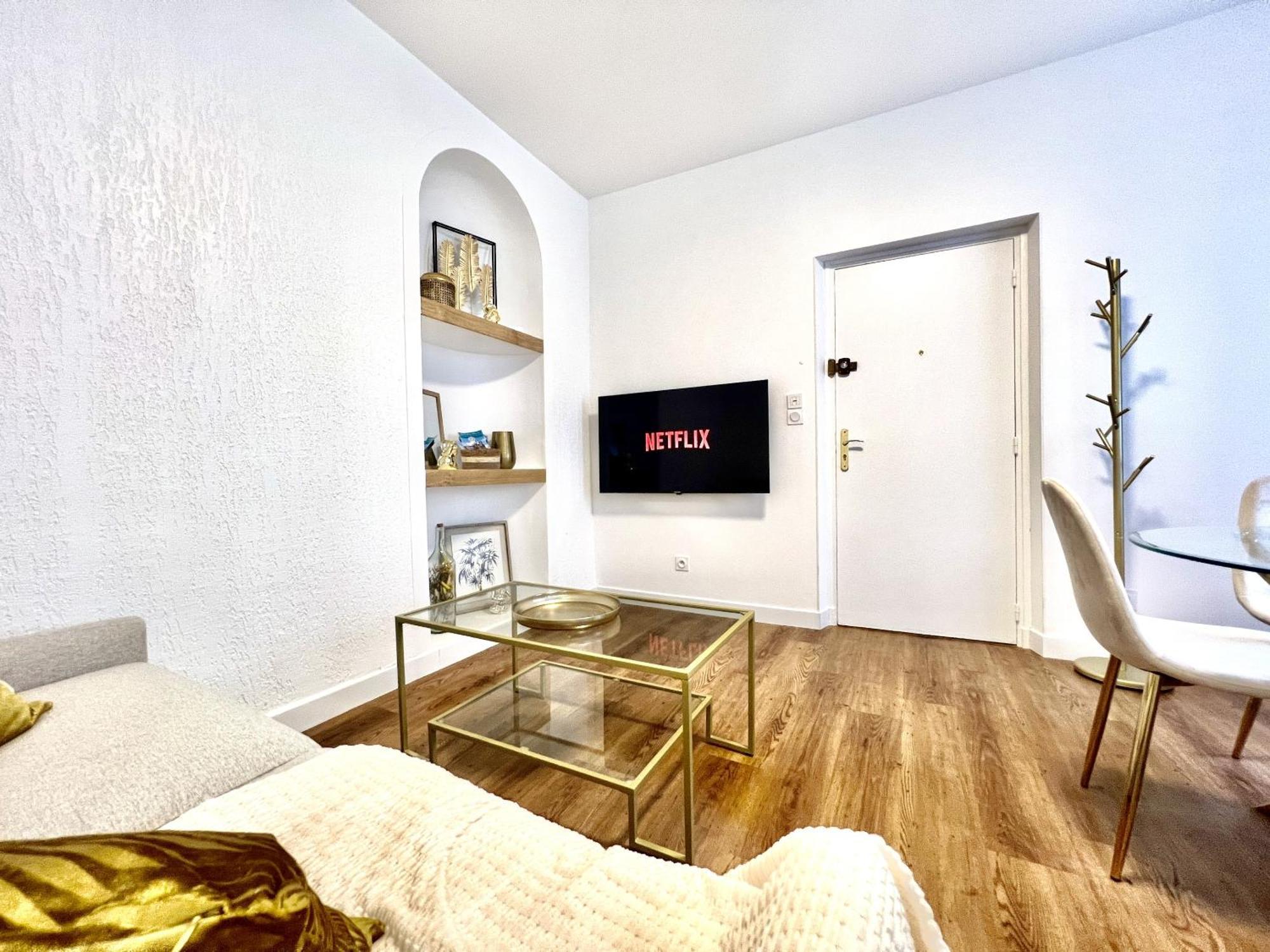 Les Logis D'Esmeralda-Des Appartements Au Charme Intemporel Romorantin-Lanthenay Bagian luar foto